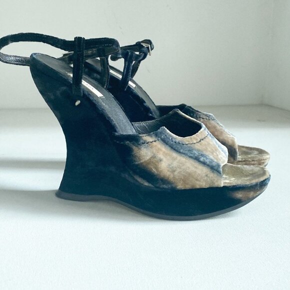 Vintage 00" authentic PRADA Ombré Grey Beige Velvet Wedge Heels 38.5 - Picture 4 of 10